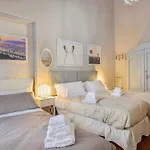 Sangallo Suite-Hosted By Sweetstay